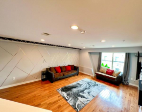 Massive New 9 beds/2.5 bath • Sleeps 18 w/Rooftop